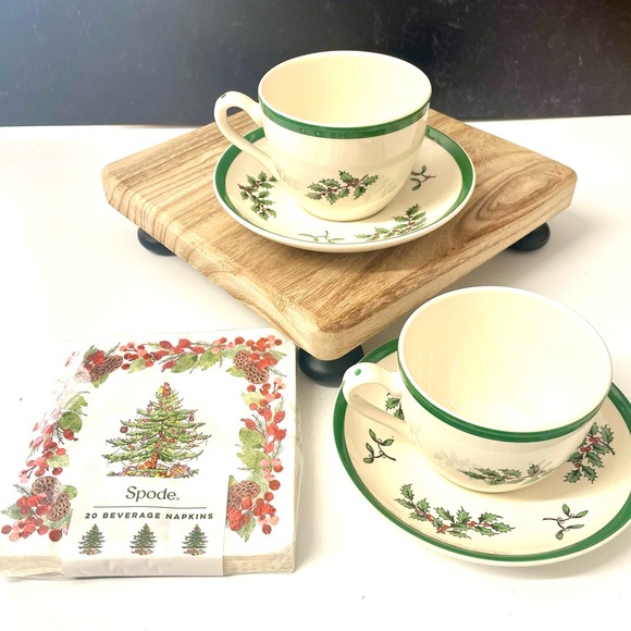 2 Spode teacups/saucers and Spode napkins. - Picture 1 of 10